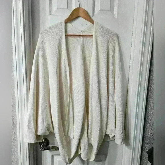 Lululemon Cashlu™ Knit Textured Wrap Heathered White Opal - Picture 2 of 7